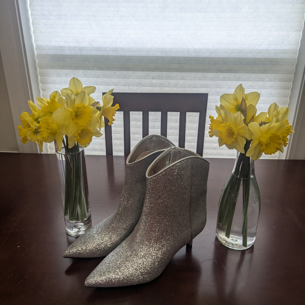Women's Aatira Sparkling Boots SZ 8.5 NEW!!